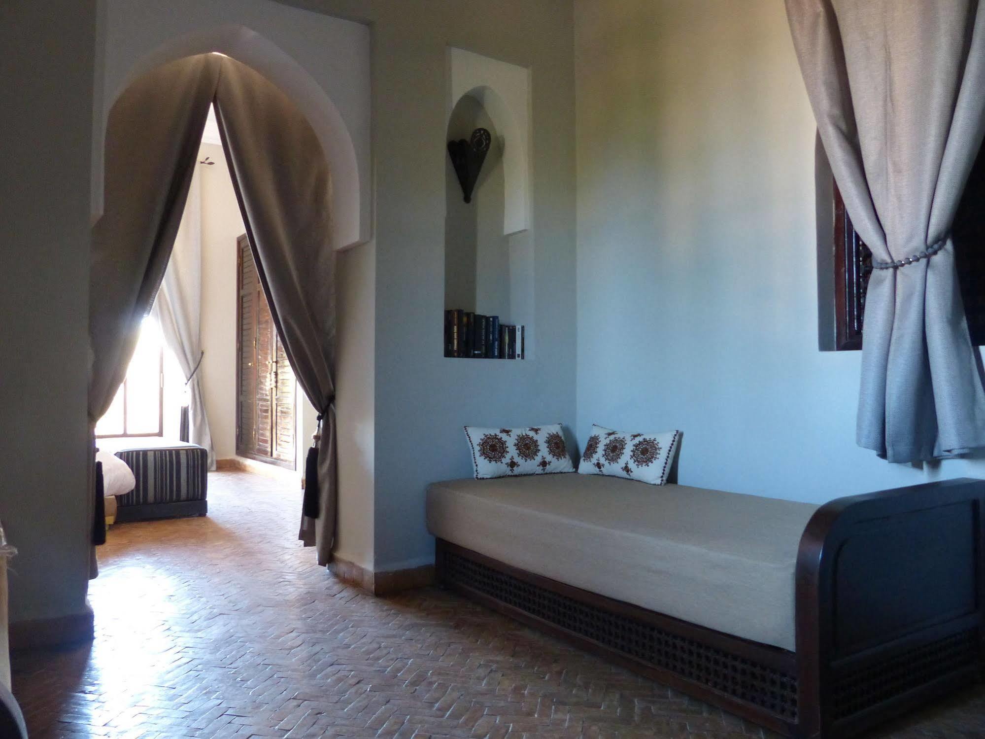 Le Cazar Hotell El Ain Eksteriør bilde