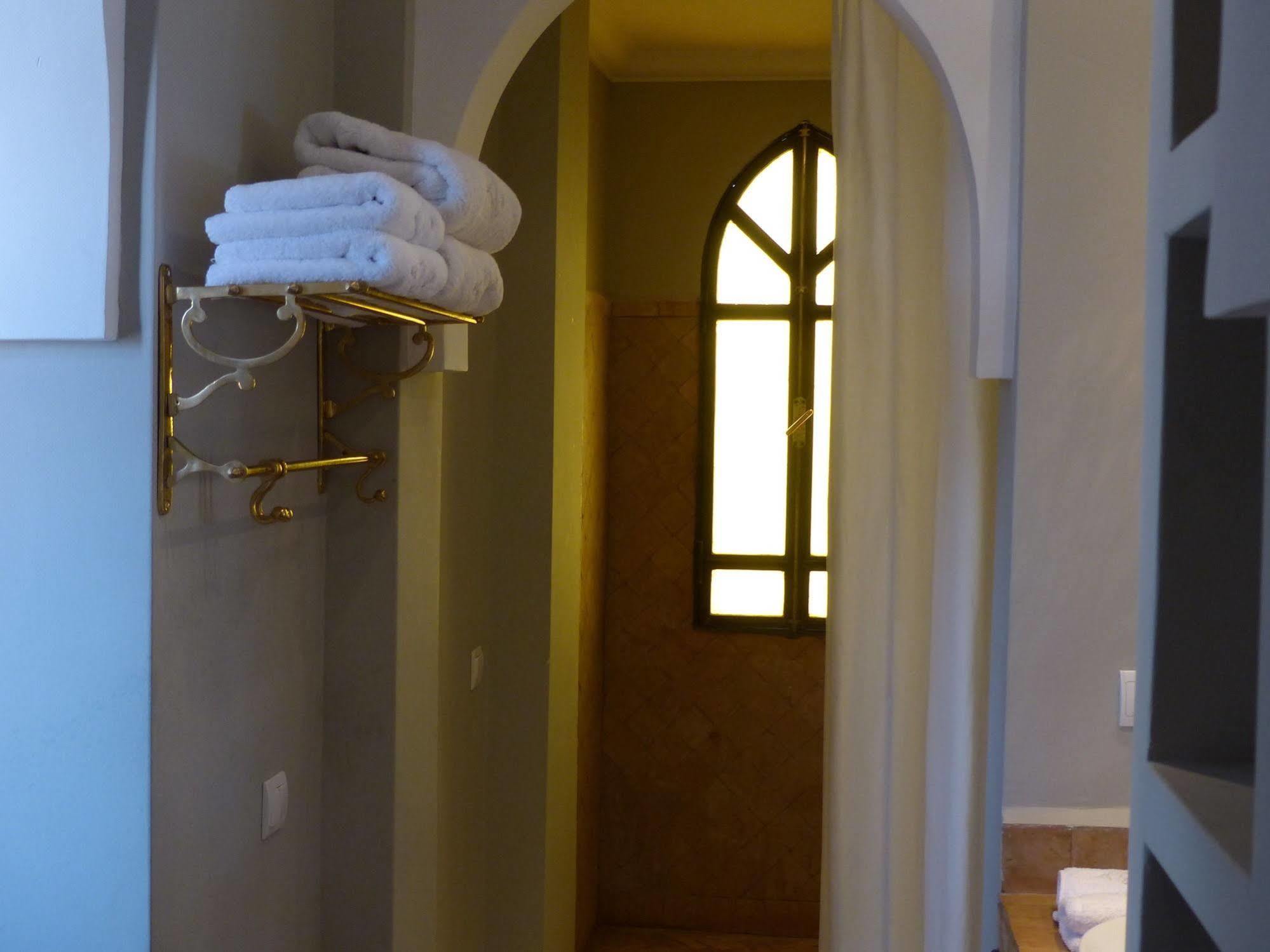 Le Cazar Hotell El Ain Eksteriør bilde