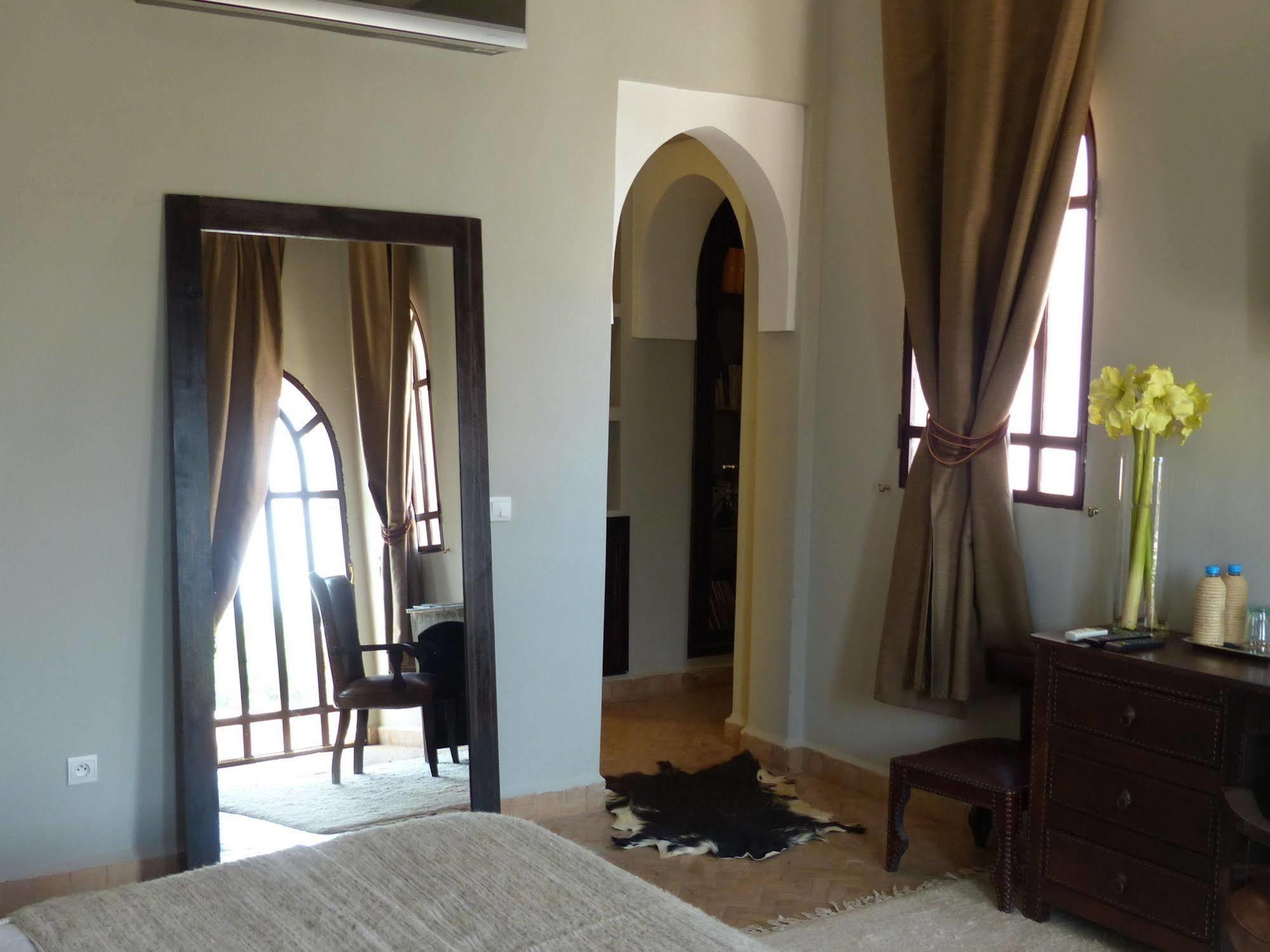 Le Cazar Hotell El Ain Eksteriør bilde
